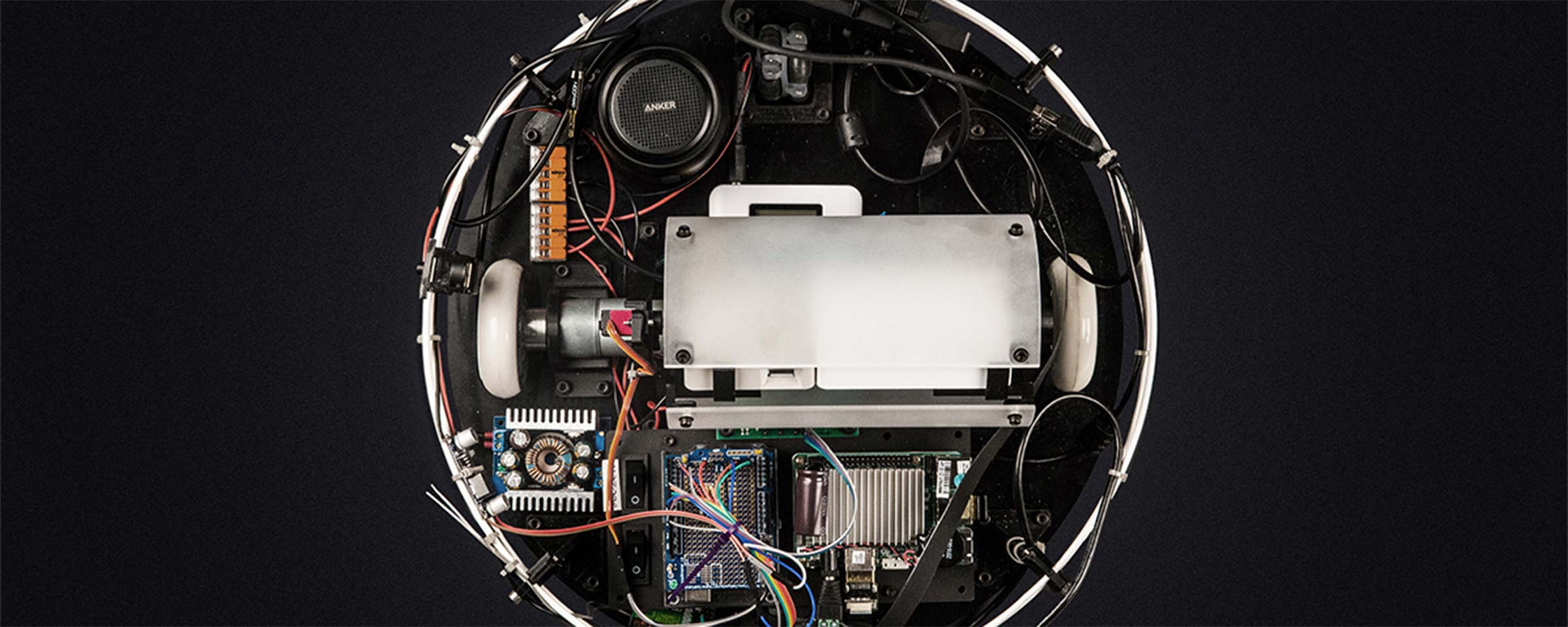 Draufsicht auf den Kopernikus Roboter mit freiliegender Technologie